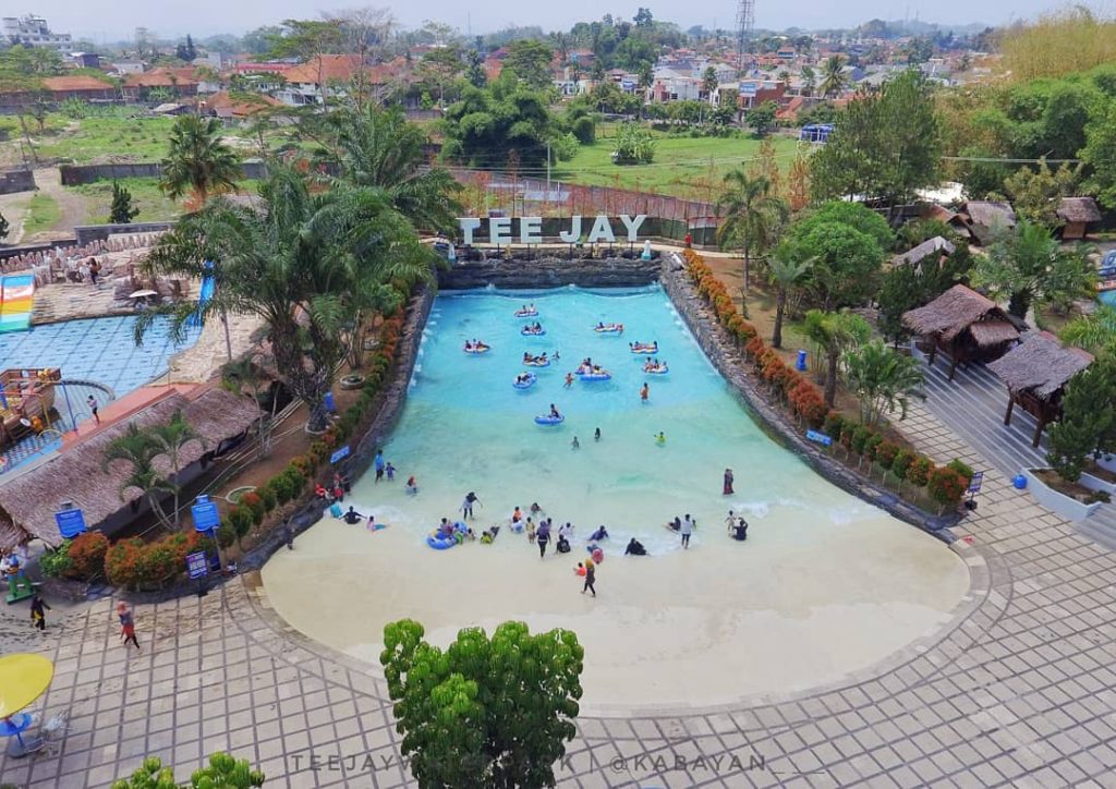 wisata di cihideung tasikmalaya - teejay waterpark