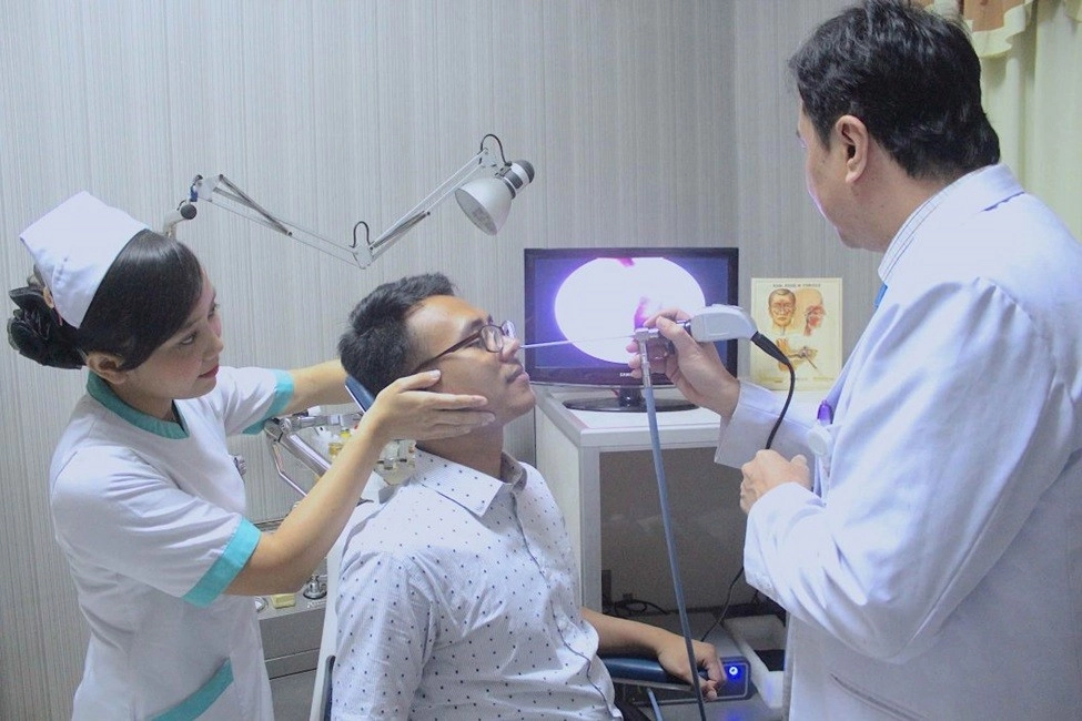 Illustrasi Thumbnail Dokter THT